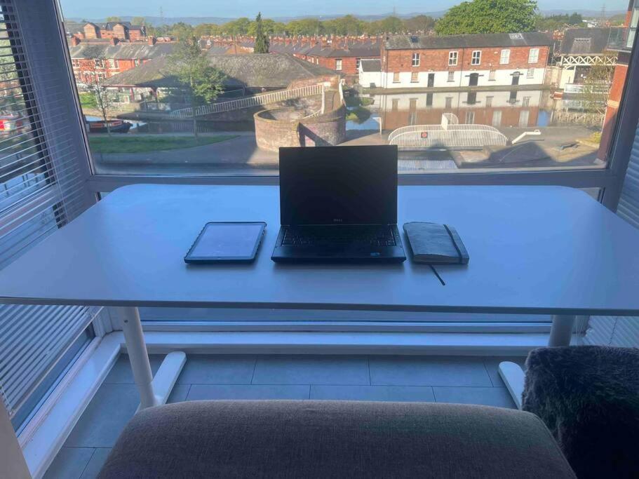 Centre 2 Bed Apartment *